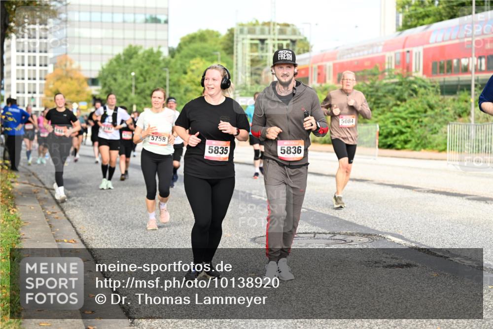 06.09.2026 - CURREX Alsterlauf Dr. Thomas Lammeyer http://msf.ph/oto/10138920 06.09.2026 10:05:35 Laufen 5758, 5835, 5836, 5084 meine-sportfotos.de