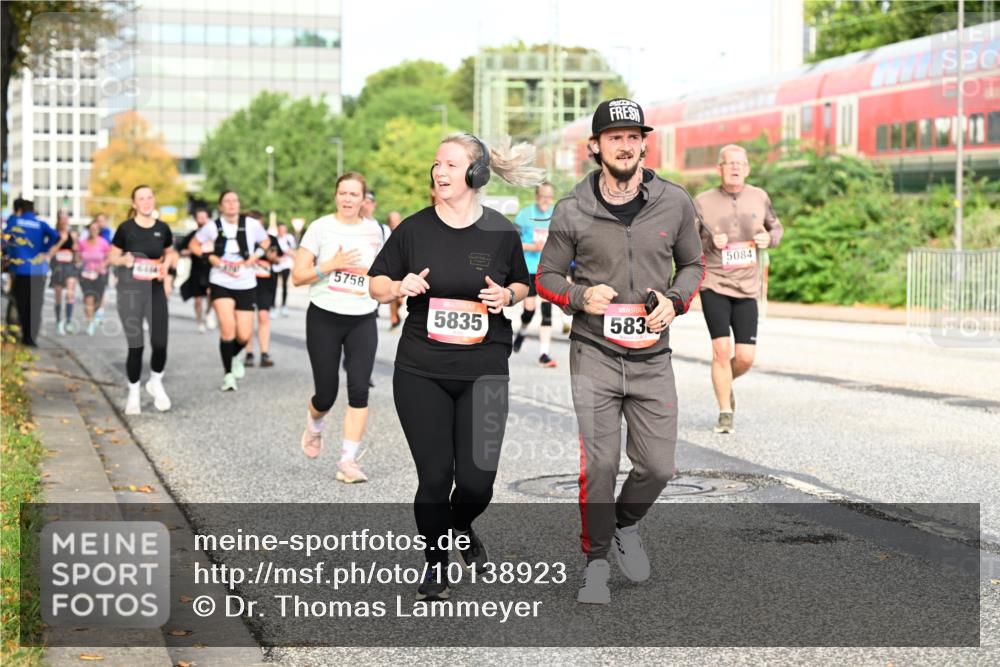 06.09.2026 - CURREX Alsterlauf Dr. Thomas Lammeyer http://msf.ph/oto/10138923 06.09.2026 10:05:35 Laufen 5758, 5835, 583, 5084 meine-sportfotos.de