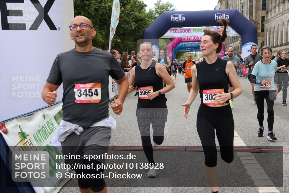 06.09.2026 - CURREX Alsterlauf Strokosch-Dieckow http://msf.ph/oto/10138928 06.09.2026 10:15:11 Ziel 2621, 2789, 2794, 2871, 2938, 3023, 3027, 3302, 3454, 4497, 5439, 5630, 5931, 5966, 6408, 8081 meine-sportfotos.de