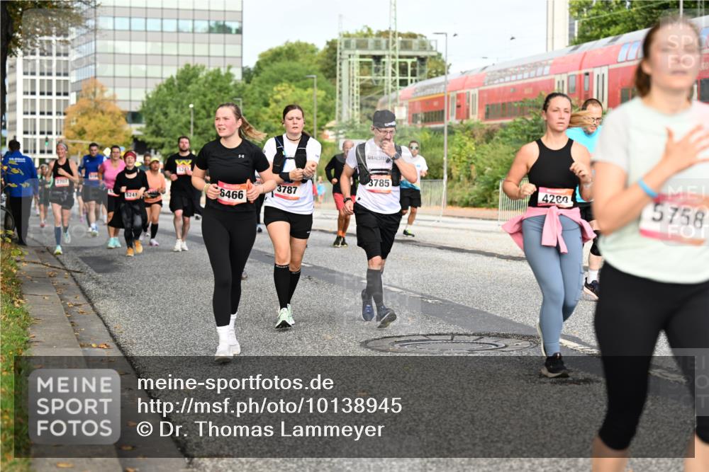06.09.2026 - CURREX Alsterlauf Dr. Thomas Lammeyer http://msf.ph/oto/10138945 06.09.2026 10:05:38 Laufen 2707, 6466, 5241, 3787, 3785, 4280, 5758 meine-sportfotos.de