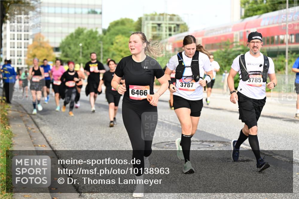 06.09.2026 - CURREX Alsterlauf Dr. Thomas Lammeyer http://msf.ph/oto/10138963 06.09.2026 10:05:39 Laufen 6466, 3787, 3785 meine-sportfotos.de
