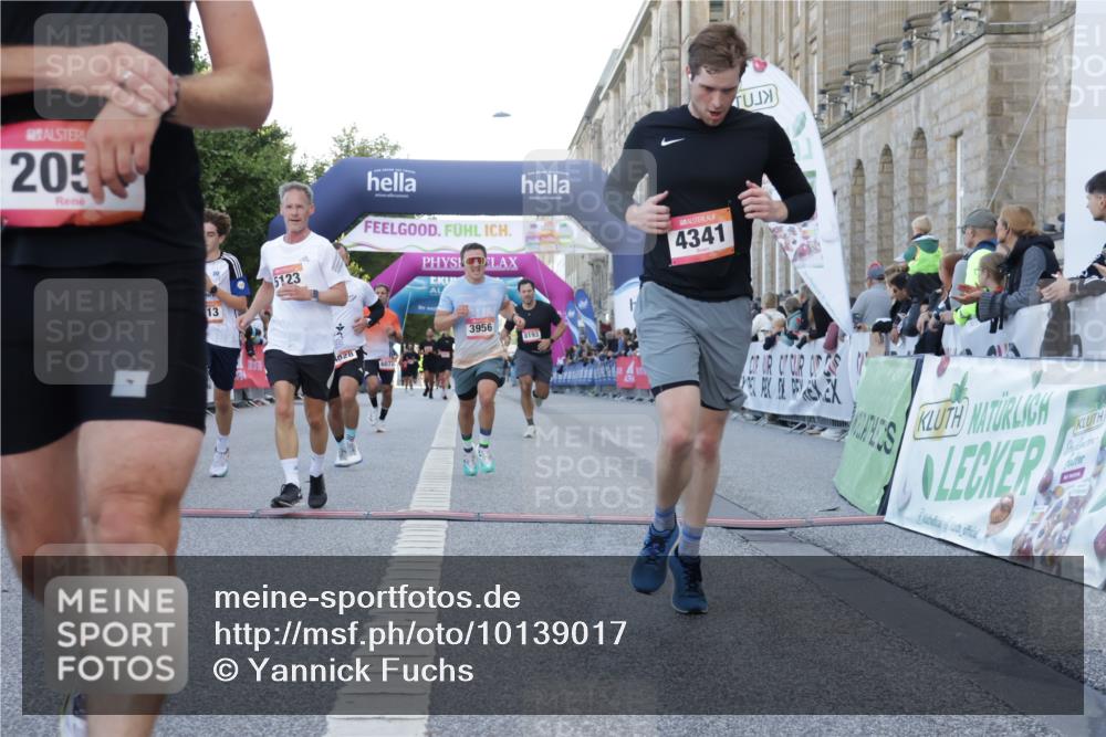 06.09.2026 - CURREX Alsterlauf Yannick Fuchs http://msf.ph/oto/10139017 06.09.2026 09:45:50 Ziel 2054, 3956, 4341, 4372, 4828, 4982, 5123, 6072, 6113, 6186, 6449, 8193, 8228 meine-sportfotos.de