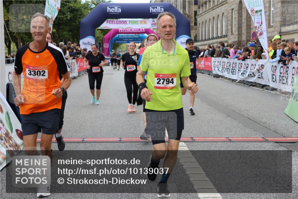 06.09.2026 - CURREX Alsterlauf Strokosch-Dieckow http://msf.ph/oto/10139037 06.09.2026 10:15:17 Ziel 2621, 2737, 2794, 2871, 2938, 3023, 3027, 3302, 3454, 3627, 4640, 4645, 5439, 5457, 5630, 5931, 5966, 6408 meine-sportfotos.de