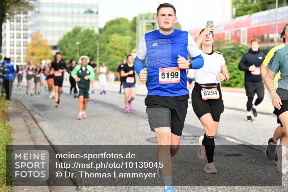 06.09.2026 - CURREX Alsterlauf Dr. Thomas Lammeyer http://msf.ph/oto/10139045 06.09.2026 10:05:48 Laufen 5199, 8294 meine-sportfotos.de