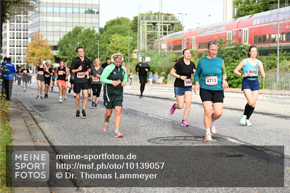 06.09.2026 - CURREX Alsterlauf Dr. Thomas Lammeyer http://msf.ph/oto/10139057 06.09.2026 10:05:49 Laufen 4784, 6487, 507, 3908, 4713, 6070 meine-sportfotos.de