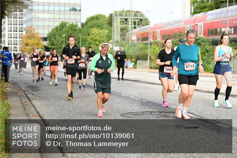 06.09.2026 - CURREX Alsterlauf Dr. Thomas Lammeyer http://msf.ph/oto/10139061 06.09.2026 10:05:50 Laufen 6487, 4507, 3908, 4713, 070 meine-sportfotos.de