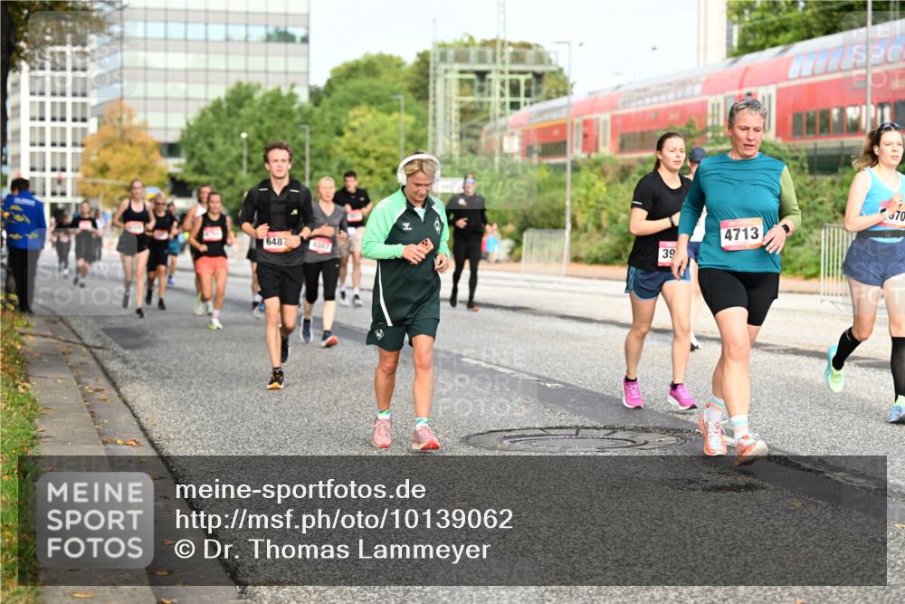 06.09.2026 - CURREX Alsterlauf Dr. Thomas Lammeyer http://msf.ph/oto/10139062 06.09.2026 10:05:50 Laufen 6482, 4507, 39, 4713, 70 meine-sportfotos.de
