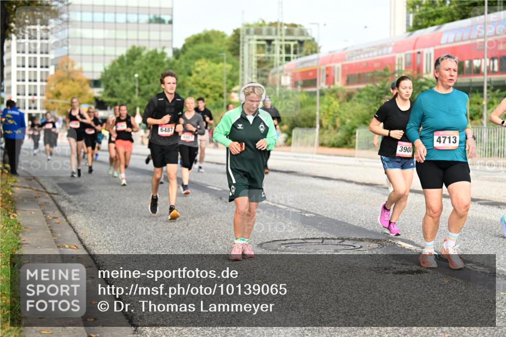 06.09.2026 - CURREX Alsterlauf Dr. Thomas Lammeyer http://msf.ph/oto/10139065 06.09.2026 10:05:50 Laufen 6487, 3908, 4713 meine-sportfotos.de
