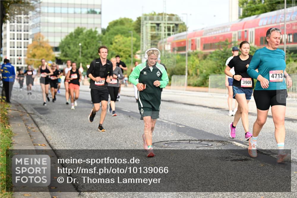 06.09.2026 - CURREX Alsterlauf Dr. Thomas Lammeyer http://msf.ph/oto/10139066 06.09.2026 10:05:50 Laufen 487, 3908, 4713 meine-sportfotos.de
