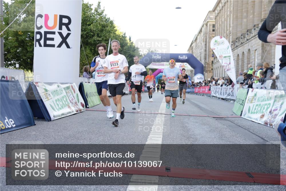 06.09.2026 - CURREX Alsterlauf Yannick Fuchs http://msf.ph/oto/10139067 06.09.2026 09:45:51 Ziel 2054, 3956, 4341, 4372, 4828, 4982, 5123, 6072, 6113, 6186, 8193, 8228 meine-sportfotos.de