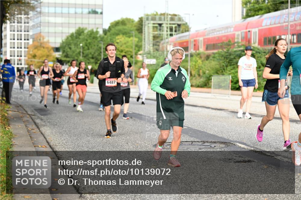06.09.2026 - CURREX Alsterlauf Dr. Thomas Lammeyer http://msf.ph/oto/10139072 06.09.2026 10:05:51 Laufen 4704, 6487, 4507, 3163, 08 meine-sportfotos.de