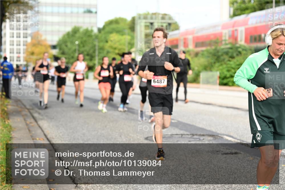 06.09.2026 - CURREX Alsterlauf Dr. Thomas Lammeyer http://msf.ph/oto/10139084 06.09.2026 10:05:52 Laufen 6487 meine-sportfotos.de