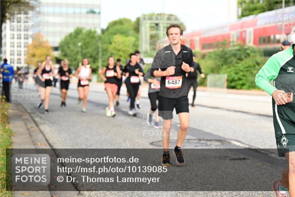 06.09.2026 - CURREX Alsterlauf Dr. Thomas Lammeyer http://msf.ph/oto/10139085 06.09.2026 10:05:52 Laufen 6487 meine-sportfotos.de