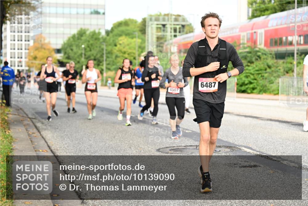 06.09.2026 - CURREX Alsterlauf Dr. Thomas Lammeyer http://msf.ph/oto/10139090 06.09.2026 10:05:53 Laufen 4507, 6487 meine-sportfotos.de
