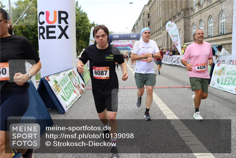 06.09.2026 - CURREX Alsterlauf Strokosch-Dieckow http://msf.ph/oto/10139098 06.09.2026 10:16:56 Ziel 2222, 3024, 3169, 3633, 4439, 4440, 4477, 4523, 4592, 4750, 4756, 5875, 6025, 6087, 8102, 8235, 8295 meine-sportfotos.de