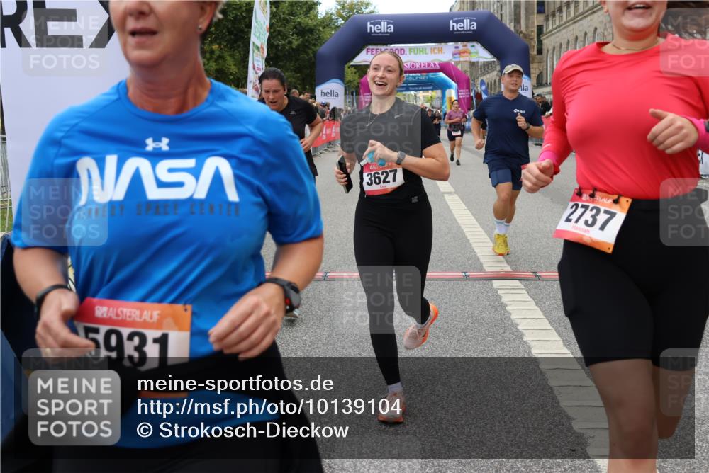 06.09.2026 - CURREX Alsterlauf Strokosch-Dieckow http://msf.ph/oto/10139104 06.09.2026 10:15:19 Ziel 2621, 2737, 2794, 2871, 2938, 3027, 3302, 3627, 4640, 4645, 5457, 5632, 5931, 6288, 6408 meine-sportfotos.de