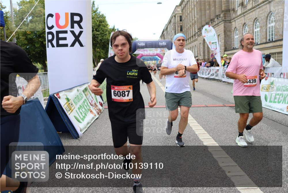 06.09.2026 - CURREX Alsterlauf Strokosch-Dieckow http://msf.ph/oto/10139110 06.09.2026 10:16:56 Ziel 2222, 3024, 3169, 3633, 4439, 4440, 4477, 4523, 4592, 4750, 4756, 5875, 6025, 6087, 8102, 8235, 8295 meine-sportfotos.de