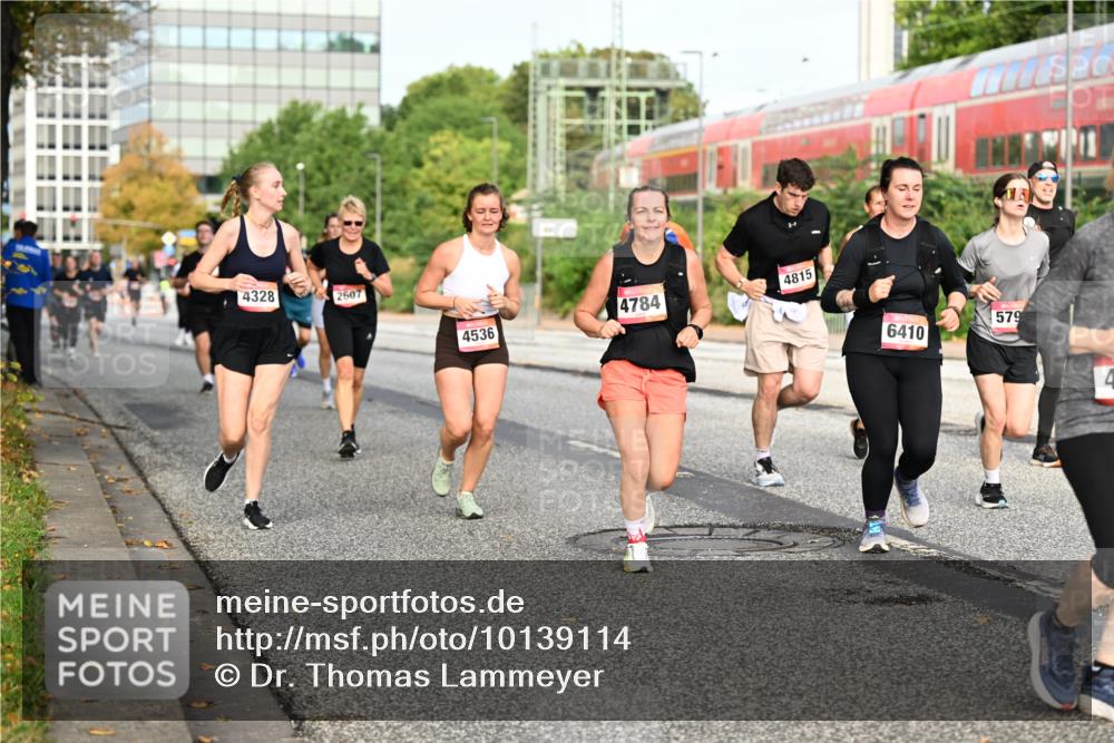 06.09.2026 - CURREX Alsterlauf Dr. Thomas Lammeyer http://msf.ph/oto/10139114 06.09.2026 10:05:55 Laufen 4328, 2607, 4536, 4784, 4815, 6410, 579, 4 meine-sportfotos.de