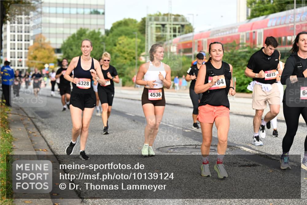 06.09.2026 - CURREX Alsterlauf Dr. Thomas Lammeyer http://msf.ph/oto/10139124 06.09.2026 10:05:56 Laufen 4328, 84, 4536, 4815, 64 meine-sportfotos.de