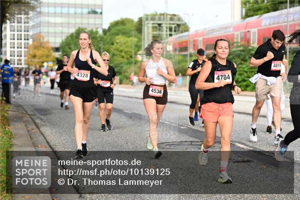 06.09.2026 - CURREX Alsterlauf Dr. Thomas Lammeyer http://msf.ph/oto/10139125 06.09.2026 10:05:56 Laufen 4328, 2607, 4536, 4784, 4815 meine-sportfotos.de