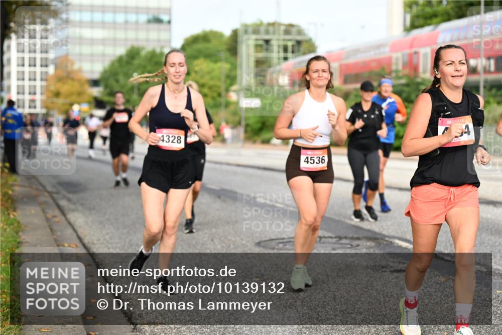 06.09.2026 - CURREX Alsterlauf Dr. Thomas Lammeyer http://msf.ph/oto/10139132 06.09.2026 10:05:57 Laufen 4328, 4536 meine-sportfotos.de