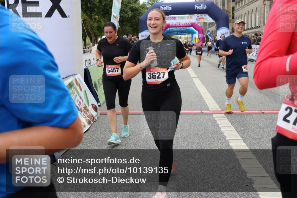 06.09.2026 - CURREX Alsterlauf Strokosch-Dieckow http://msf.ph/oto/10139135 06.09.2026 10:15:20 Ziel 2621, 2737, 2794, 2871, 2938, 3027, 3302, 3627, 4640, 4645, 5457, 5632, 5931, 6205, 6288, 6408 meine-sportfotos.de
