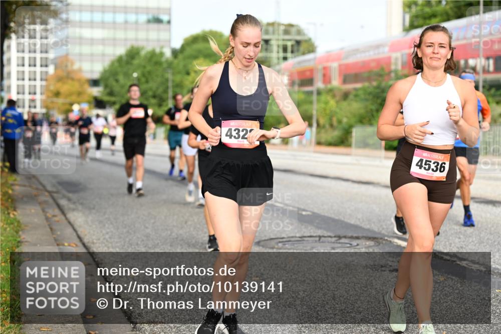 06.09.2026 - CURREX Alsterlauf Dr. Thomas Lammeyer http://msf.ph/oto/10139141 06.09.2026 10:05:58 Laufen 4322, 4536 meine-sportfotos.de