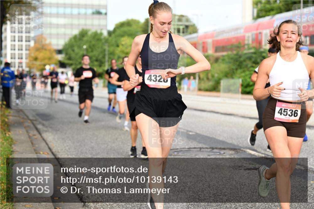 06.09.2026 - CURREX Alsterlauf Dr. Thomas Lammeyer http://msf.ph/oto/10139143 06.09.2026 10:05:58 Laufen 4328, 4536 meine-sportfotos.de