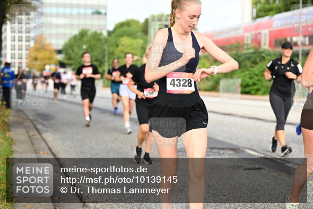 06.09.2026 - CURREX Alsterlauf Dr. Thomas Lammeyer http://msf.ph/oto/10139145 06.09.2026 10:05:58 Laufen 4328 meine-sportfotos.de