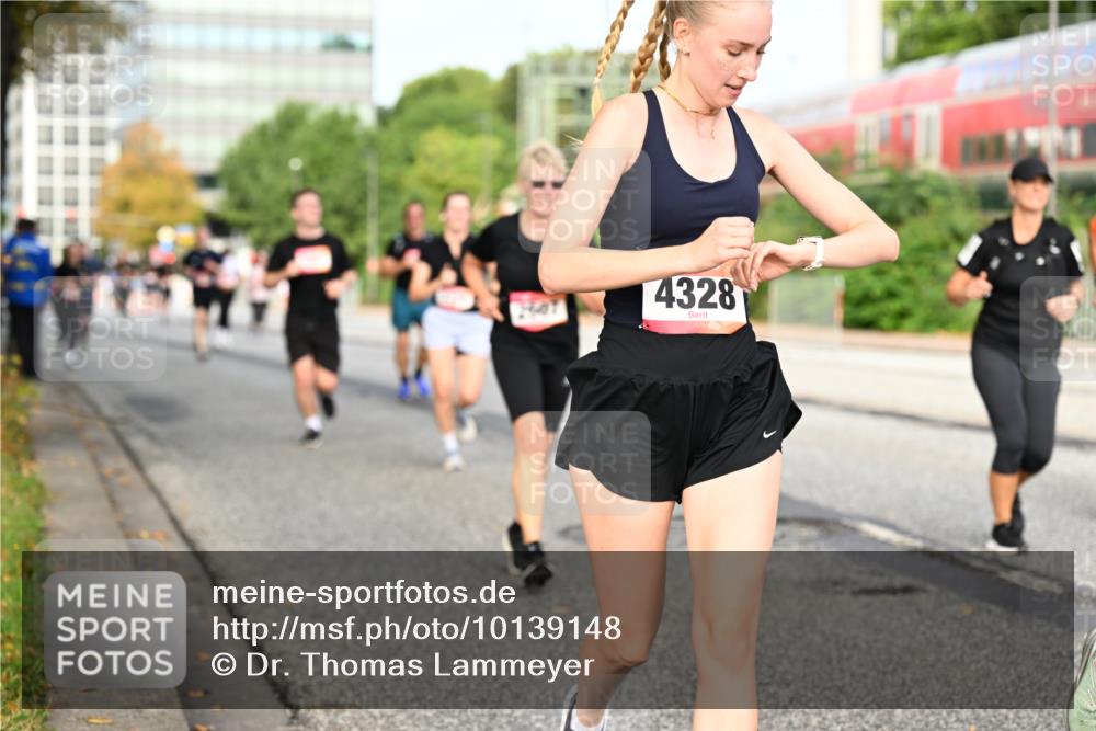06.09.2026 - CURREX Alsterlauf Dr. Thomas Lammeyer http://msf.ph/oto/10139148 06.09.2026 10:05:58 Laufen 4328 meine-sportfotos.de