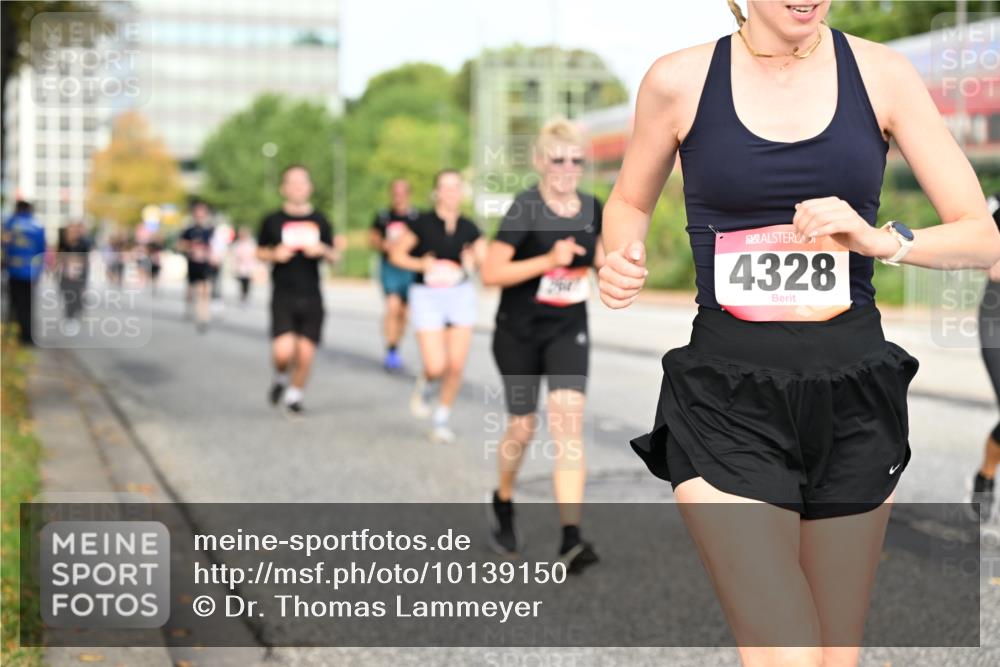 06.09.2026 - CURREX Alsterlauf Dr. Thomas Lammeyer http://msf.ph/oto/10139150 06.09.2026 10:05:59 Laufen 4328 meine-sportfotos.de