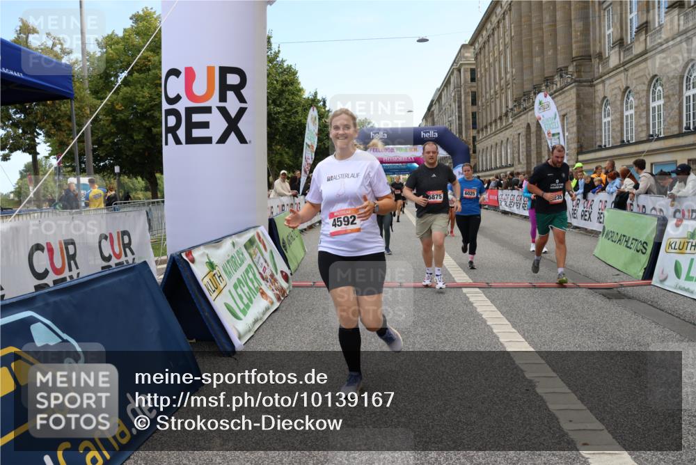 06.09.2026 - CURREX Alsterlauf Strokosch-Dieckow http://msf.ph/oto/10139167 06.09.2026 10:17:00 Ziel 2048, 2222, 3002, 3024, 3973, 4439, 4440, 4477, 4523, 4557, 4592, 4750, 4756, 5082, 5875, 6025, 6087, 8083, 8235, 8295 meine-sportfotos.de