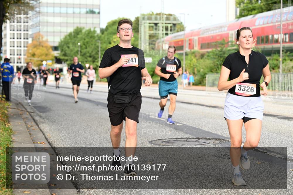06.09.2026 - CURREX Alsterlauf Dr. Thomas Lammeyer http://msf.ph/oto/10139177 06.09.2026 10:06:01 Laufen 241, 5733, 3326 meine-sportfotos.de