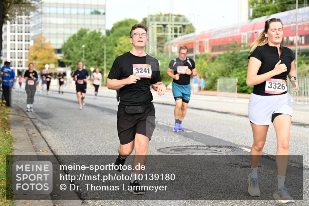 06.09.2026 - CURREX Alsterlauf Dr. Thomas Lammeyer http://msf.ph/oto/10139180 06.09.2026 10:06:01 Laufen 3241, 5733, 3326 meine-sportfotos.de
