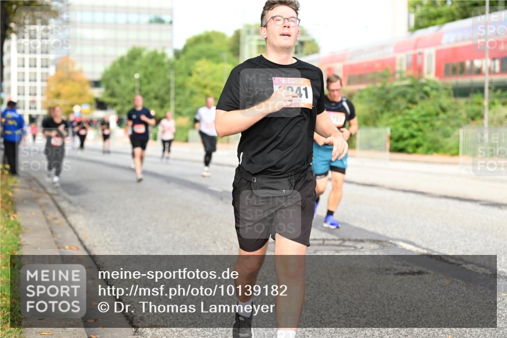 06.09.2026 - CURREX Alsterlauf Dr. Thomas Lammeyer http://msf.ph/oto/10139182 06.09.2026 10:06:02 Laufen 241 meine-sportfotos.de