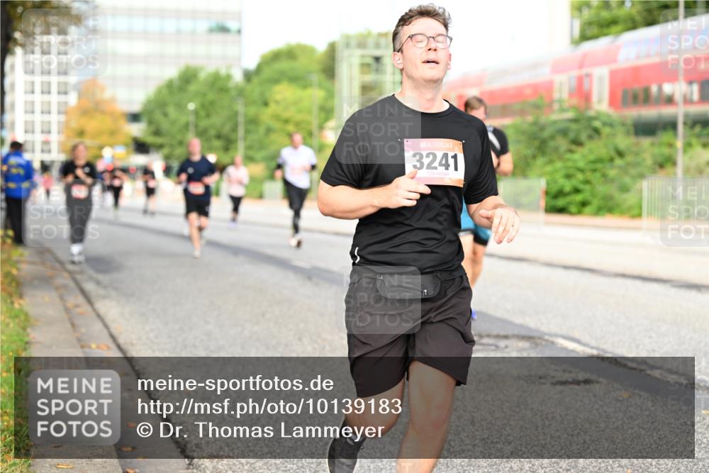 06.09.2026 - CURREX Alsterlauf Dr. Thomas Lammeyer http://msf.ph/oto/10139183 06.09.2026 10:06:02 Laufen 3241 meine-sportfotos.de