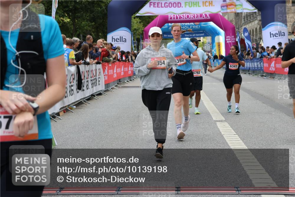 06.09.2026 - CURREX Alsterlauf Strokosch-Dieckow http://msf.ph/oto/10139198 06.09.2026 10:15:30 Ziel 2503, 2690, 3188, 3456, 3834, 4085, 4354, 4392, 5187, 5632, 5762, 5797, 6205, 6288, 6347, 6461 meine-sportfotos.de