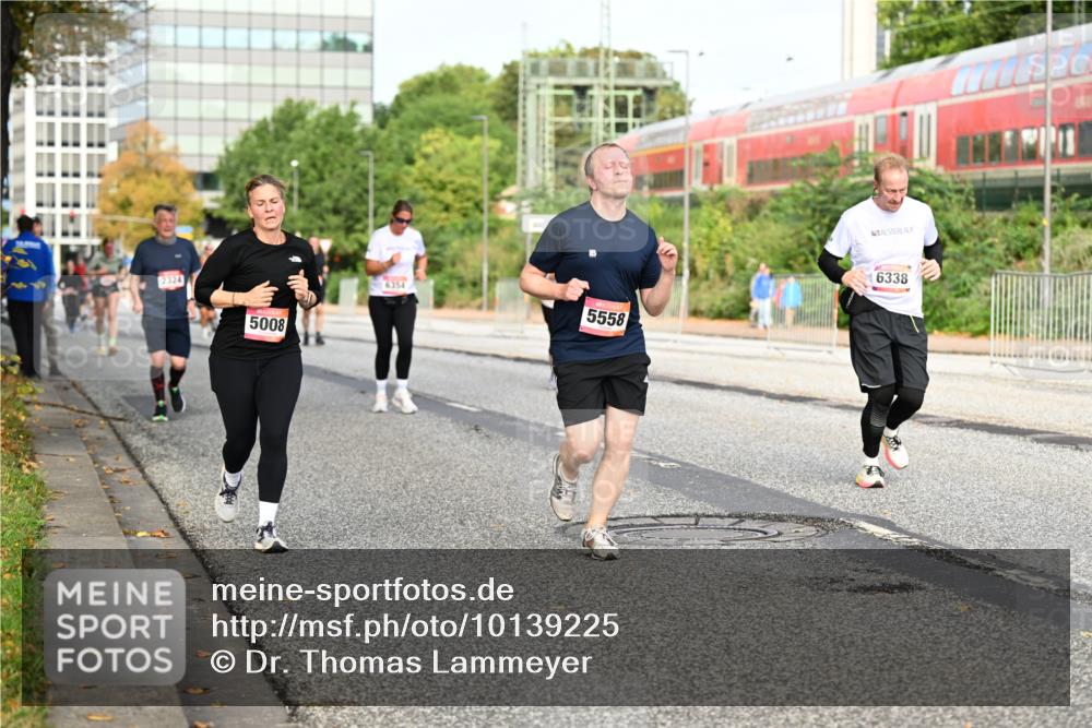 06.09.2026 - CURREX Alsterlauf Dr. Thomas Lammeyer http://msf.ph/oto/10139225 06.09.2026 10:06:07 Laufen 2324, 5008, 6354, 5558, 6338 meine-sportfotos.de