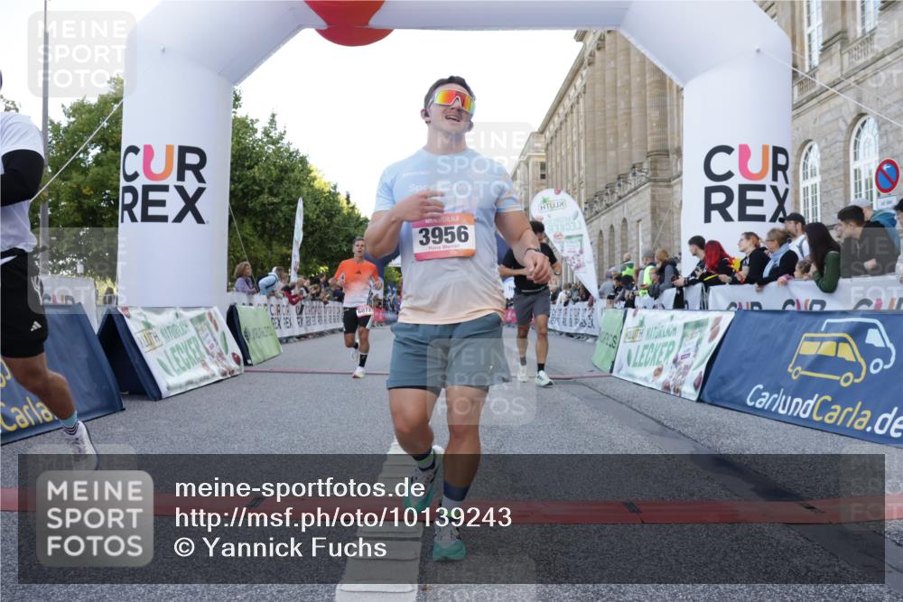 06.09.2026 - CURREX Alsterlauf Yannick Fuchs http://msf.ph/oto/10139243 06.09.2026 09:45:53 Ziel 2054, 3956, 4341, 4721, 4828, 5123, 6072, 6113, 6186, 8193 meine-sportfotos.de