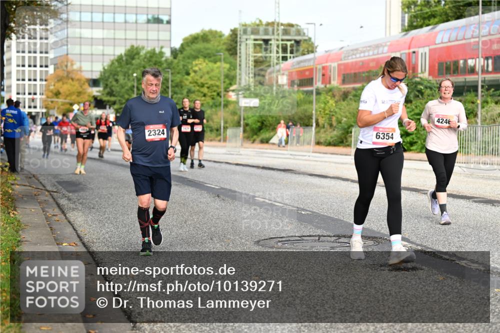 06.09.2026 - CURREX Alsterlauf Dr. Thomas Lammeyer http://msf.ph/oto/10139271 06.09.2026 10:06:11 Laufen 2324, 6354, 4246 meine-sportfotos.de