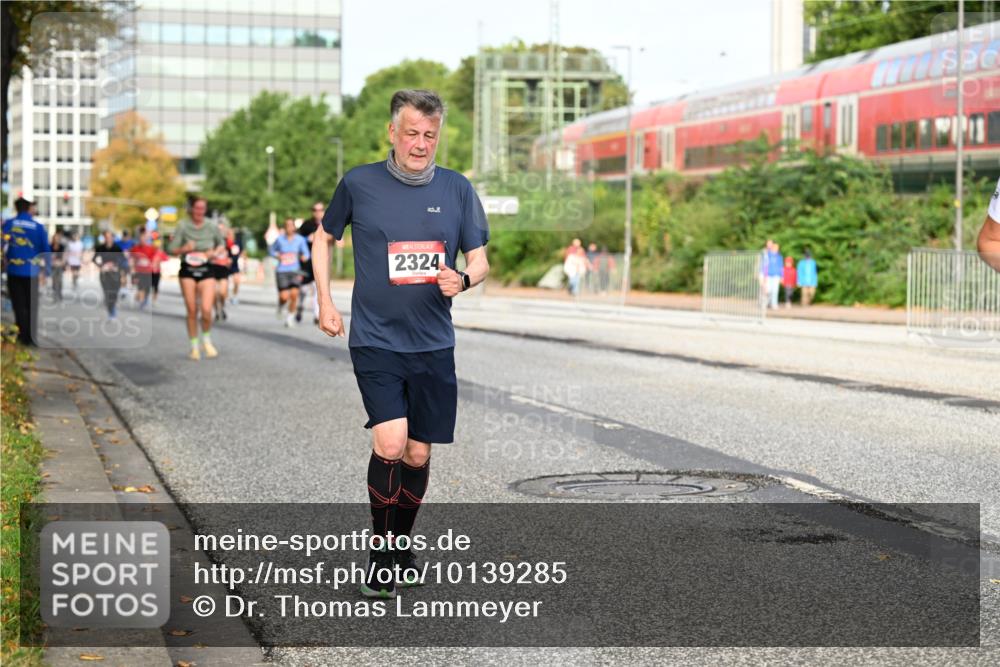 06.09.2026 - CURREX Alsterlauf Dr. Thomas Lammeyer http://msf.ph/oto/10139285 06.09.2026 10:06:12 Laufen 2324 meine-sportfotos.de