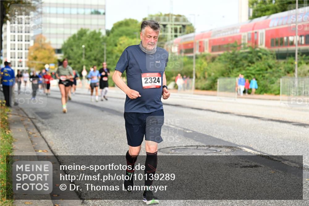 06.09.2026 - CURREX Alsterlauf Dr. Thomas Lammeyer http://msf.ph/oto/10139289 06.09.2026 10:06:13 Laufen 2324 meine-sportfotos.de