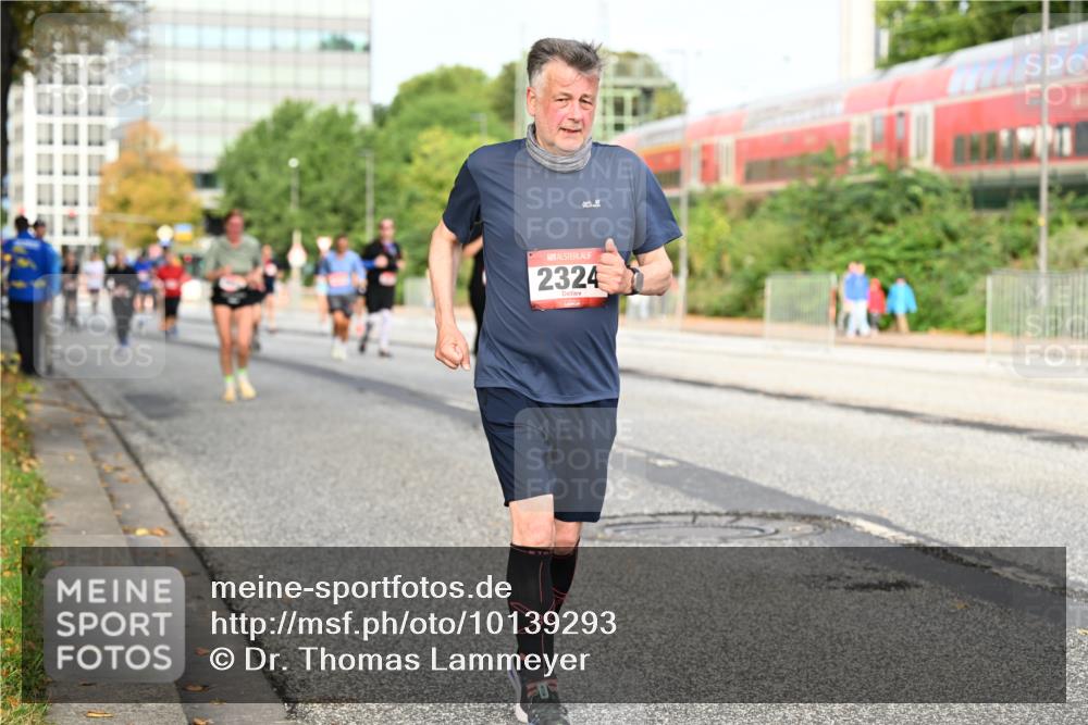 06.09.2026 - CURREX Alsterlauf Dr. Thomas Lammeyer http://msf.ph/oto/10139293 06.09.2026 10:06:13 Laufen 2324 meine-sportfotos.de