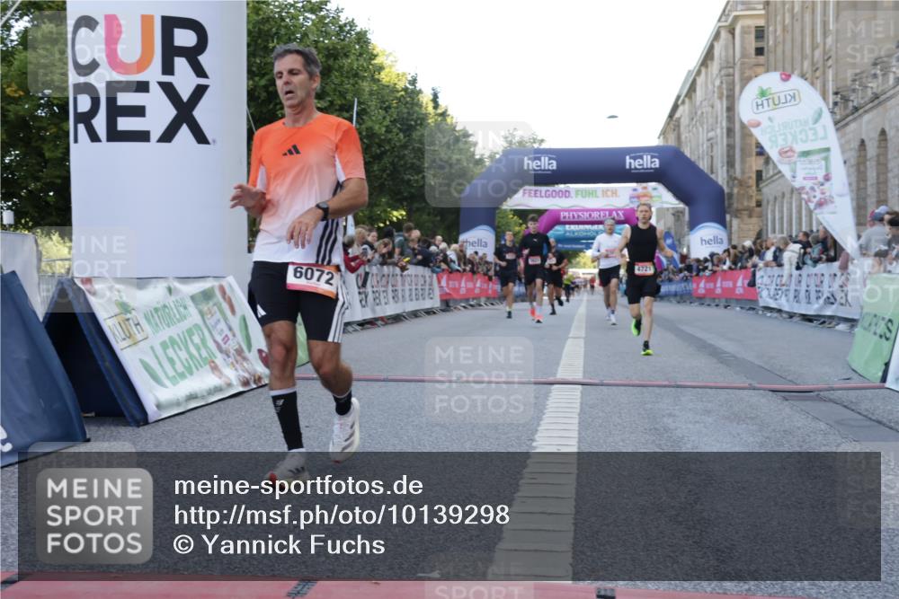 06.09.2026 - CURREX Alsterlauf Yannick Fuchs http://msf.ph/oto/10139298 06.09.2026 09:45:55 Ziel 2054, 2731, 2828, 3623, 3956, 4341, 4721, 4828, 5123, 6072, 6113, 6391, 8193 meine-sportfotos.de