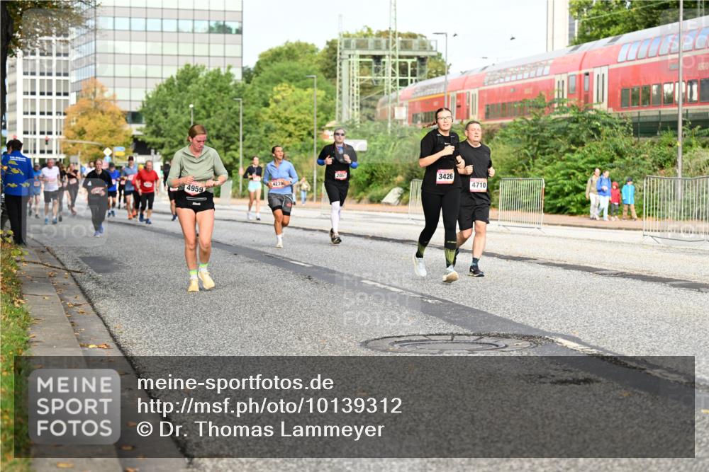 06.09.2026 - CURREX Alsterlauf Dr. Thomas Lammeyer http://msf.ph/oto/10139312 06.09.2026 10:06:16 Laufen 2057, 3426, 4710, 4239, 4959 meine-sportfotos.de