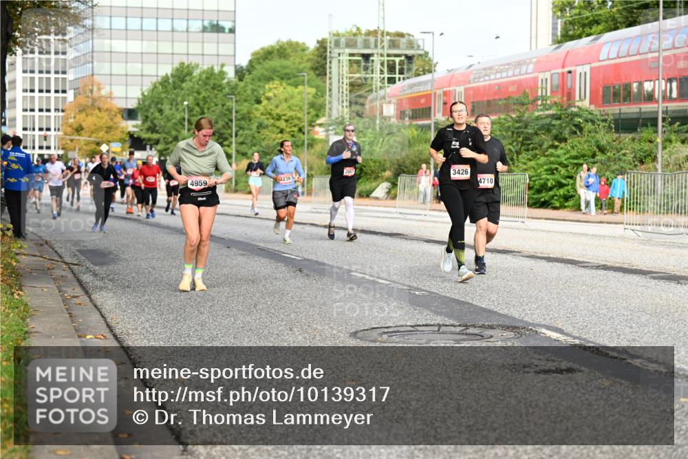06.09.2026 - CURREX Alsterlauf Dr. Thomas Lammeyer http://msf.ph/oto/10139317 06.09.2026 10:06:16 Laufen 4959, 239, 3426, 4710 meine-sportfotos.de