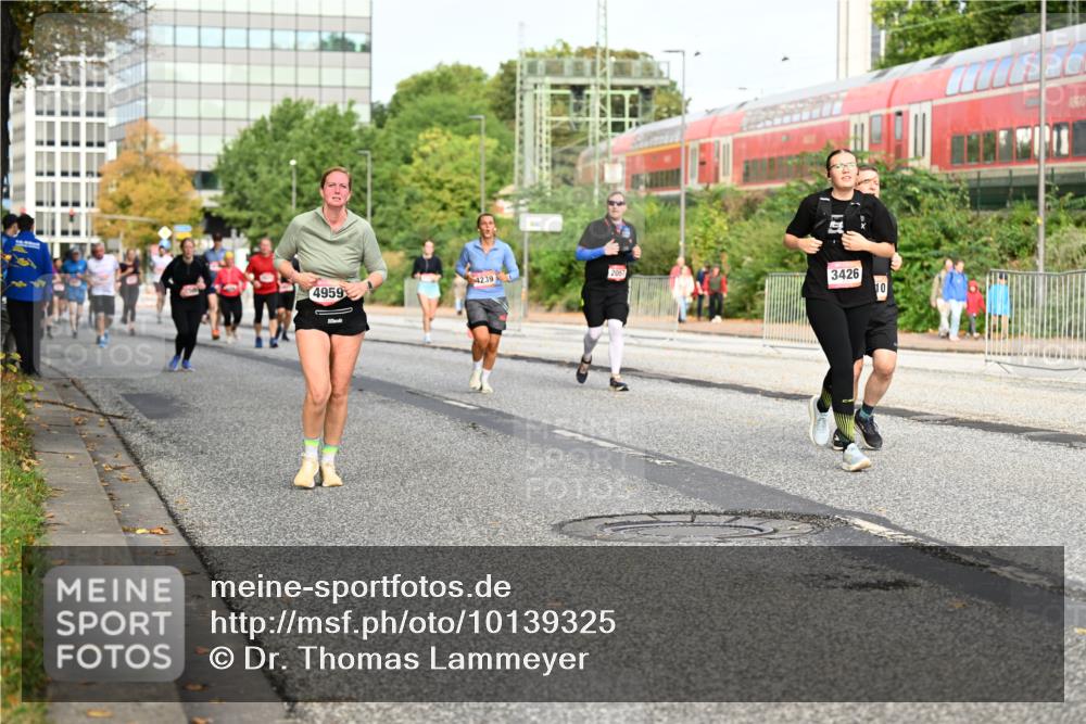 06.09.2026 - CURREX Alsterlauf Dr. Thomas Lammeyer http://msf.ph/oto/10139325 06.09.2026 10:06:17 Laufen 4239, 4959, 3426, 10 meine-sportfotos.de