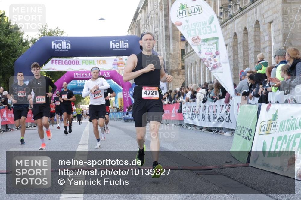 06.09.2026 - CURREX Alsterlauf Yannick Fuchs http://msf.ph/oto/10139327 06.09.2026 09:45:57 Ziel 2731, 2828, 3404, 3623, 3956, 4341, 4721, 4828, 5123, 6072, 6113, 6391, 8193 meine-sportfotos.de