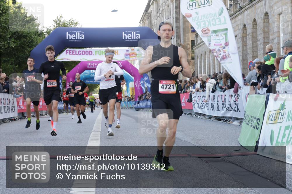 06.09.2026 - CURREX Alsterlauf Yannick Fuchs http://msf.ph/oto/10139342 06.09.2026 09:45:57 Ziel 2731, 2828, 3404, 3623, 3956, 4341, 4721, 4828, 5123, 6072, 6113, 6391, 8193 meine-sportfotos.de