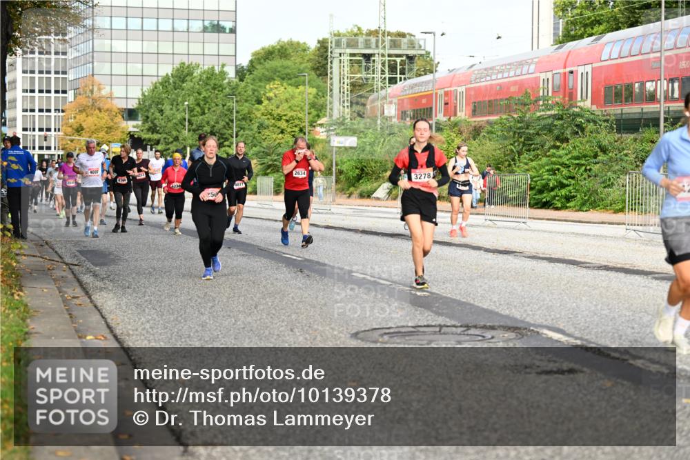 06.09.2026 - CURREX Alsterlauf Dr. Thomas Lammeyer http://msf.ph/oto/10139378 06.09.2026 10:06:22 Laufen 2840, 4697, 3213, 4166, 2634, 4238, 4077, 3278, 250 meine-sportfotos.de